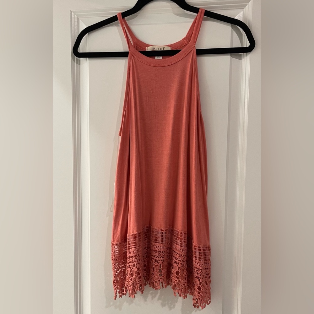Women’s lace bottom tank top